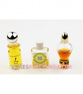 Lot de 3 miniatures féminines variantes différentes